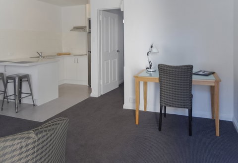 BEST WESTERN Fawkner Airport Motor Inn And Serviced Apartments - Broome Tourism 2
