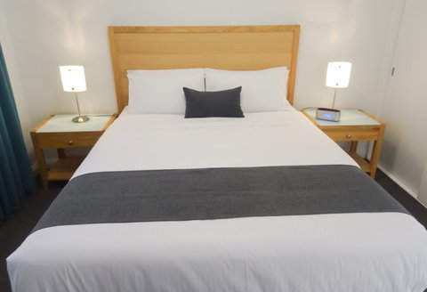 BEST WESTERN Fawkner Airport Motor Inn And Serviced Apartments - Broome Tourism 3