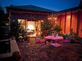 At Eleven, La Petite Maison - Broome Tourism 0