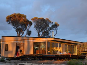 Sawyers Bay Shacks - Broome Tourism 0