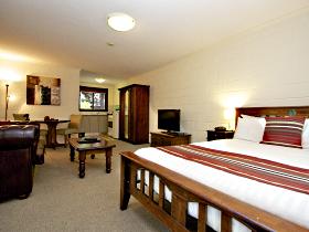 Grosvenor Court Apartments - Broome Tourism 1