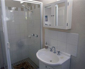 Ashwood Apartments - Lindisfarne - Broome Tourism 5