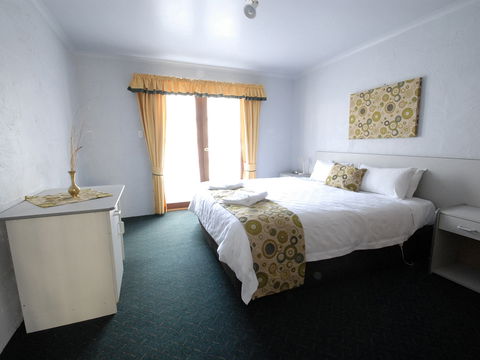 Alanvale Apartments & Motor Inn - Broome Tourism 1