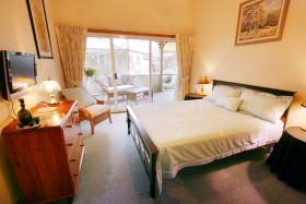 B & B At Winterbrook - Broome Tourism 0