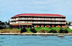 Swansea Waterloo Inn - Broome Tourism 0