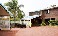 Cleveland Visitor Villas Motel - Broome Tourism 1