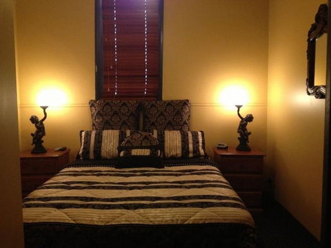 Church House B&B Gundagai - Broome Tourism 9