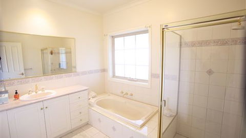 Farm Accommodation - Broome Tourism 7