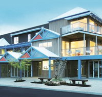 The Island Accommodation - Phillip Island YHA - Broome Tourism