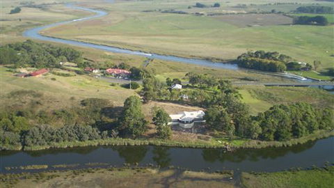 Curdievale Riverfront Lodge - Broome Tourism 3