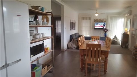 Lakeside Vista Holiday House - Broome Tourism 0