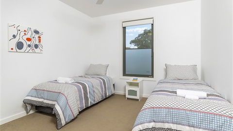 Serenity Torquay Sea View: Luxury Beachfront - Broome Tourism 3