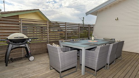 Serenity Torquay Sea View: Luxury Beachfront - Broome Tourism 5