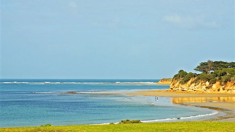 Serenity Torquay Sea View: Luxury Beachfront - Broome Tourism 6