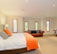 Newington Lake House - Broome Tourism