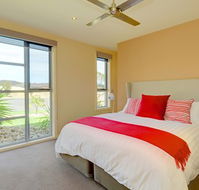 Canadian Lakehouse - Broome Tourism