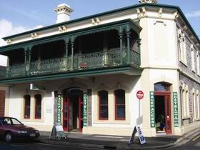 Adelaide's Shakespeare Backpackers International Hostel - Broome Tourism 0