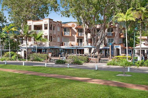 Alassio On The Beach - Broome Tourism 1