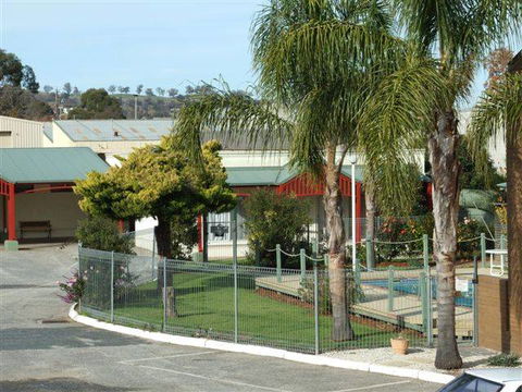 Albury Hume Inn Motel - Broome Tourism 1