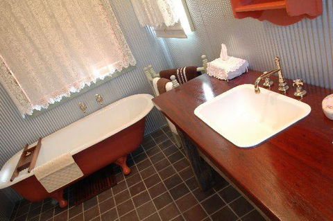 Wombat Lodge - Broome Tourism 3