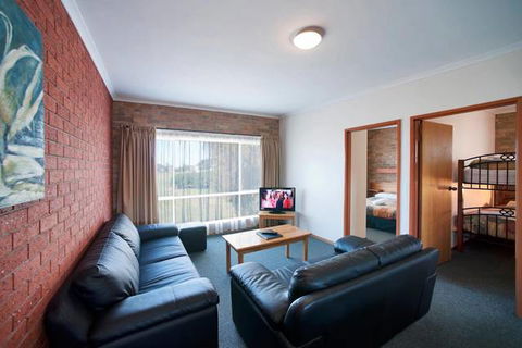 Burnie Ocean View Motel And Caravan Park - Broome Tourism 1