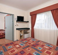 Cairns Queens Court - Broome Tourism