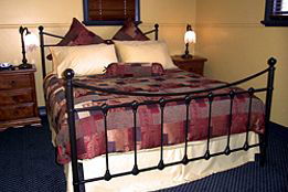 Church House B&B Gundagai - Broome Tourism 3