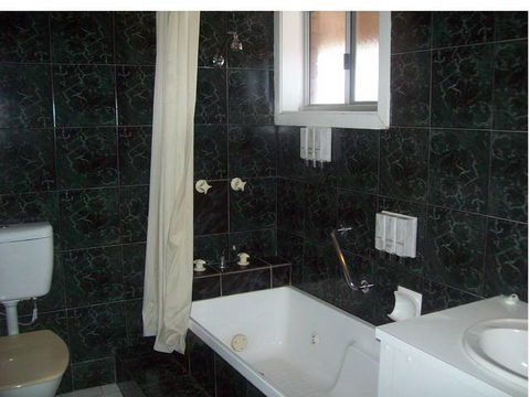Cobar Motor Inn - Broome Tourism 2
