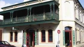 Adelaide's Shakespeare Backpackers International Hostel - Broome Tourism 2