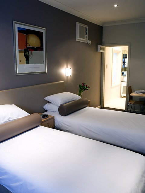 Easystay @ Acland St - Broome Tourism 3