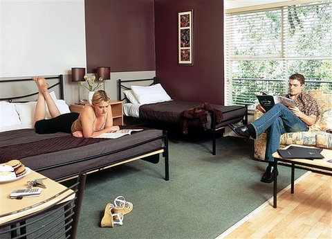 Easystay @ Carlisle St - Broome Tourism 0