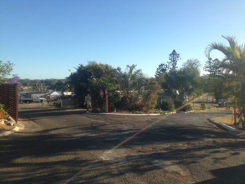 Gympie Caravan Park - Queens Park - Broome Tourism 1