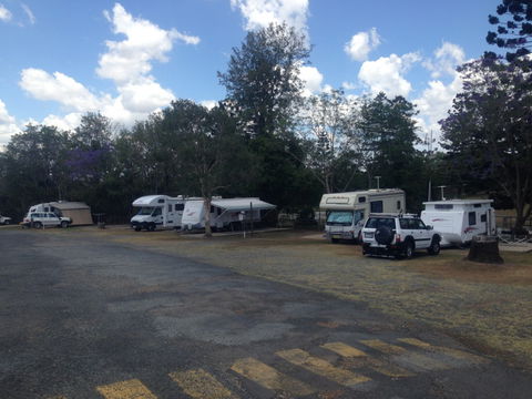 Gympie Caravan Park - Queens Park - Broome Tourism 4