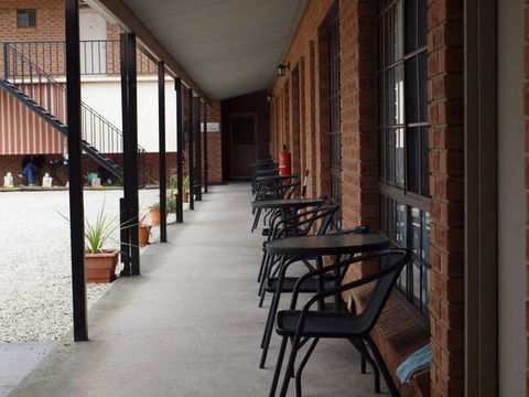 Holbrook Town Centre Motor Inn - Broome Tourism 1