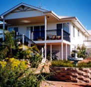 Lovering's Beach Houses - The Whitehouse Emu Bay - Broome Tourism