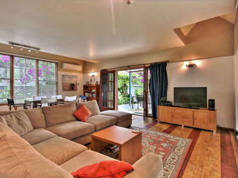 Seaview - Broome Tourism 125