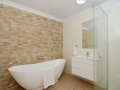 Seaview - Broome Tourism 63