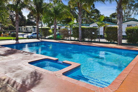 Sandhurst Motel - Broome Tourism 2