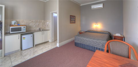Silver Haven Motor Inn - Broome Tourism 8