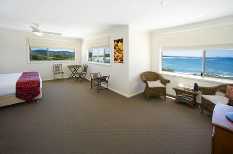 Solitary Islands Lodge - Broome Tourism 0