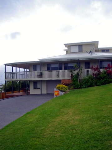 Solitary Islands Lodge - Broome Tourism 1
