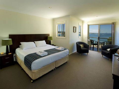 Solitary Islands Lodge - Broome Tourism 2