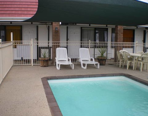 Tudor House Motel - Broome Tourism 0