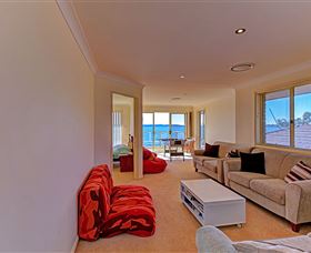 Luxury Waterfront House - Broome Tourism 4