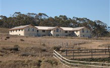 JE Resort (Jindabyne Equestrian Resort) - Broome Tourism 0