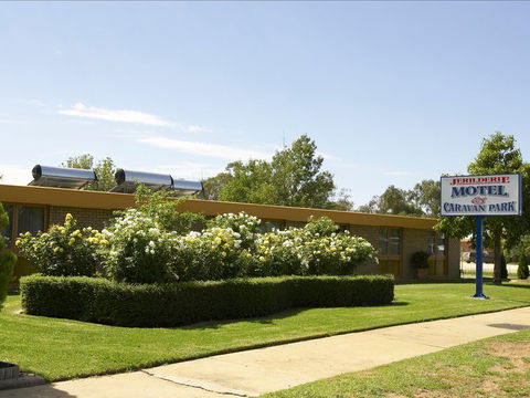Jerilderie Motel And Caravan Park - Broome Tourism 1