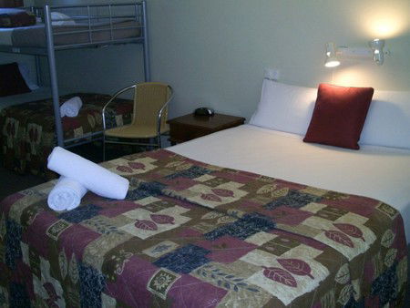 Chaparral Motel - Broome Tourism 3
