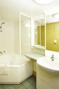 Shamrock Hotel Motel - Broome Tourism 2