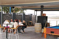 Lake Jindabyne Hotel Motel - Broome Tourism 1