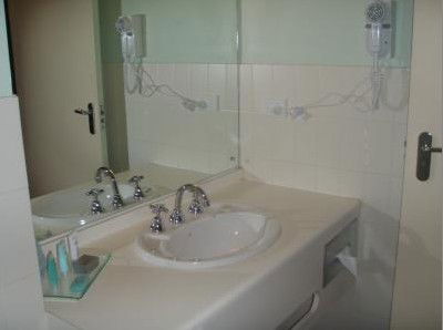 Alpine Gables Motel - Broome Tourism 4